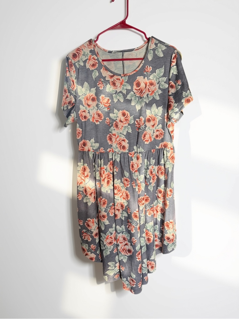 Source Unknown Gray Midi Dress with Coral Rose Print